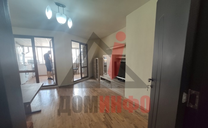 Тристаен апартамент в центъра на Бургас