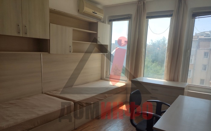 Тристаен апартамент в центъра на Бургас