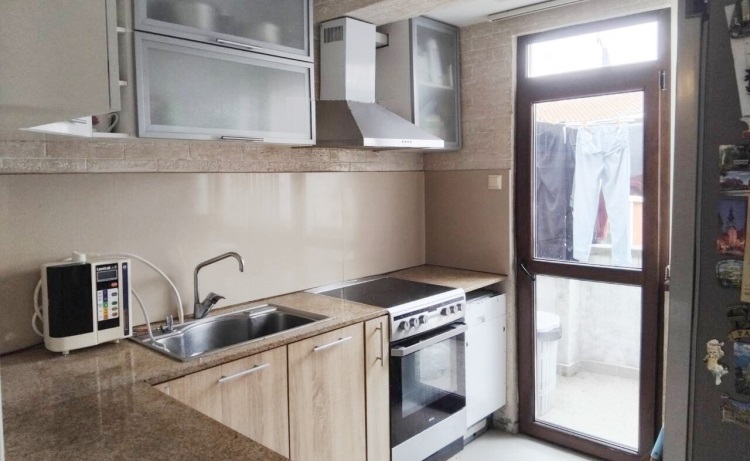 Многостаен, с 4 спални, Бургас, широк център