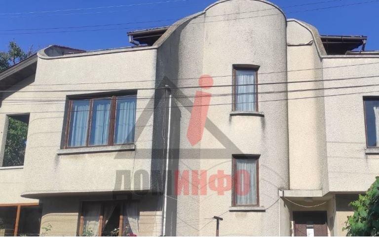 Къща в Черноморец