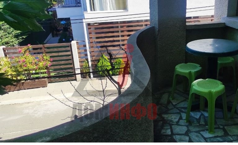 Къща в Черноморец