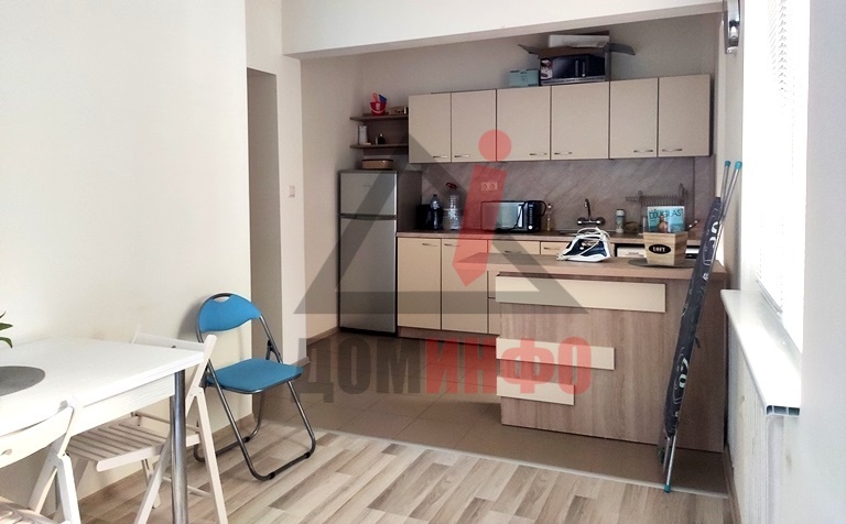 Тристаен в Бургас, жк Лазур