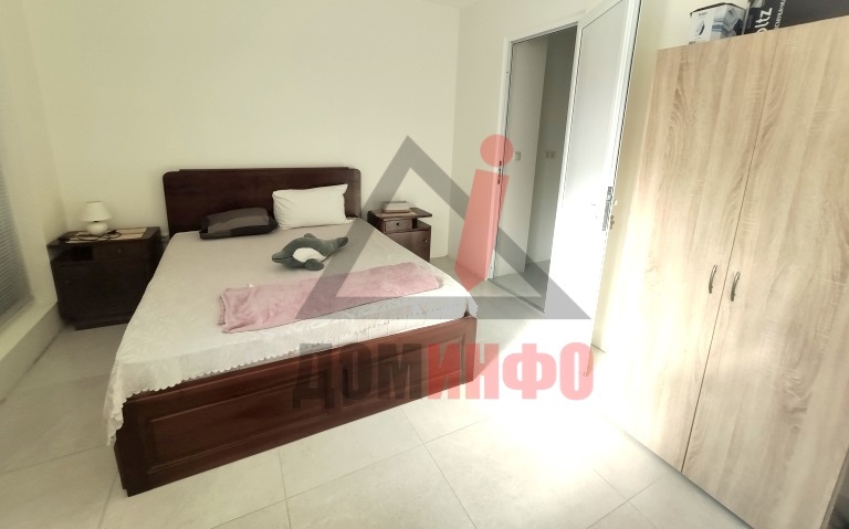 Тристаен в Бургас, жк Лазур