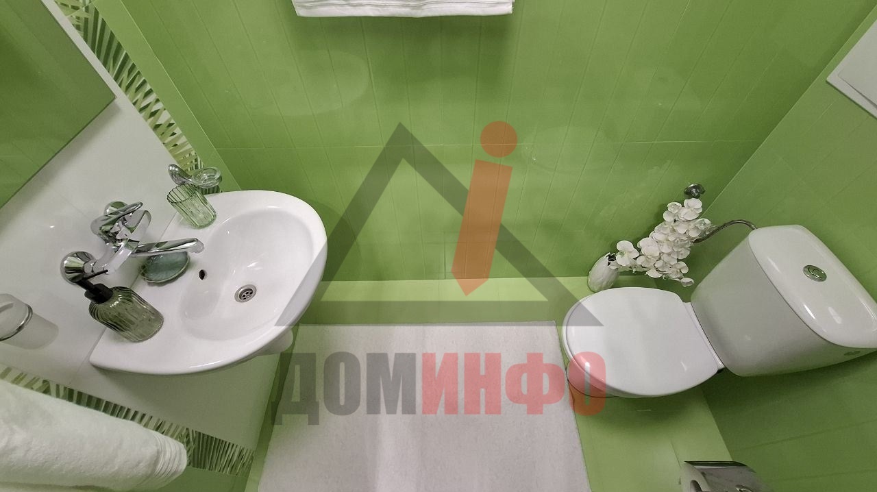 Тристаен лукс, без комисион, в затворен комплекс