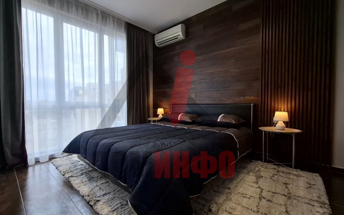 Тристаен лукс, без комисион, в затворен комплекс