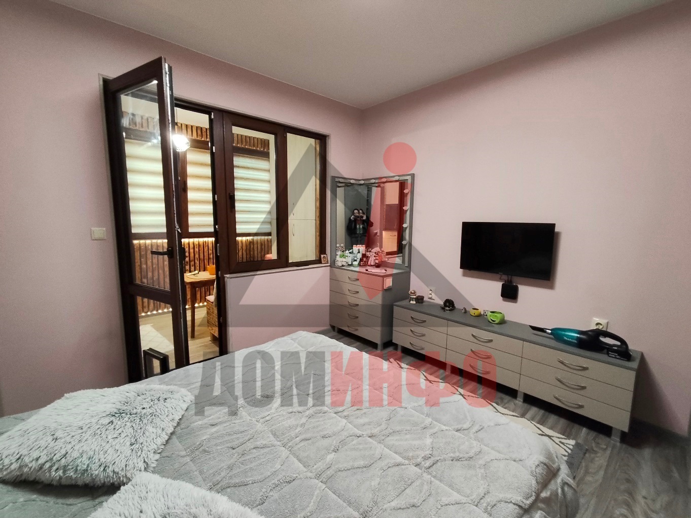 Луксозно изпълнен апартамент, преустроен в тристаен